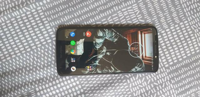 Moto e 5 plus 700