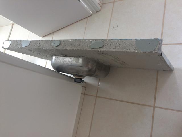 Vendo 2 pias para banheiro e cozinha
