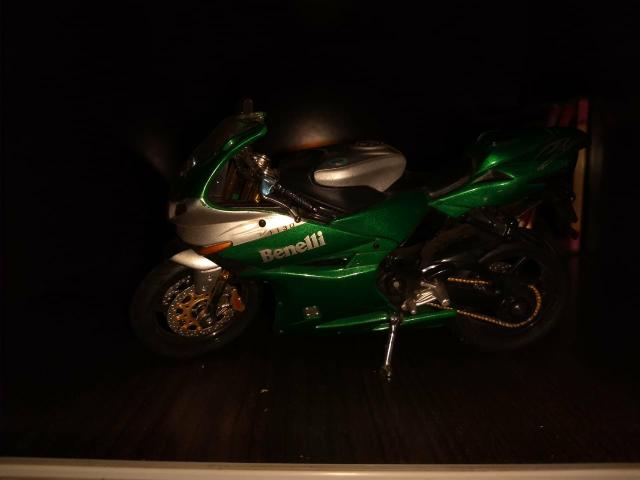 Moto em miniatura Maisto - Foto 3