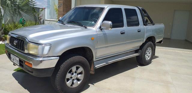 Toyota Hilux 3.0 4x4 SRV diesel 2002 aceito troca - Foto 3