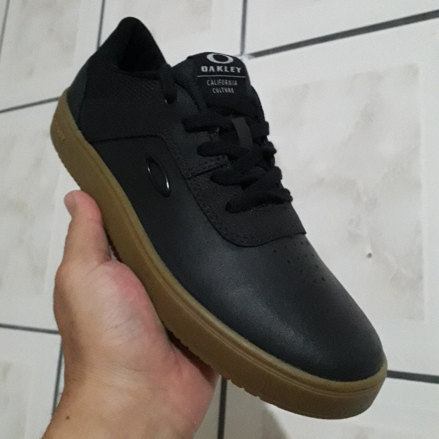 tênis hebroz oakley