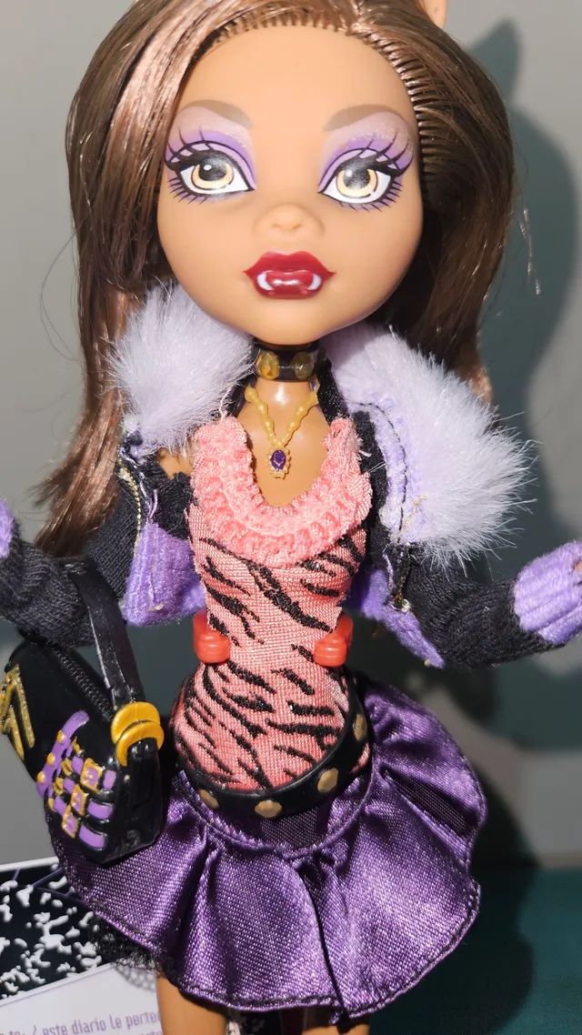 Boneca Monster High Clássicas Clawdeen Wolf Clássica Mattel - R