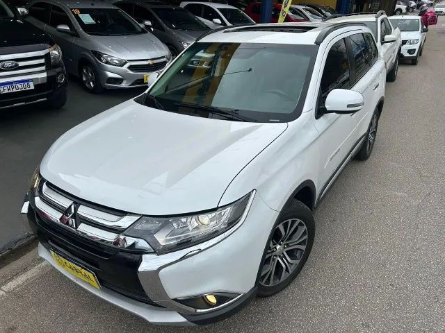 Outlander 2.0 Aut 160vc 5 lugares ano 2016