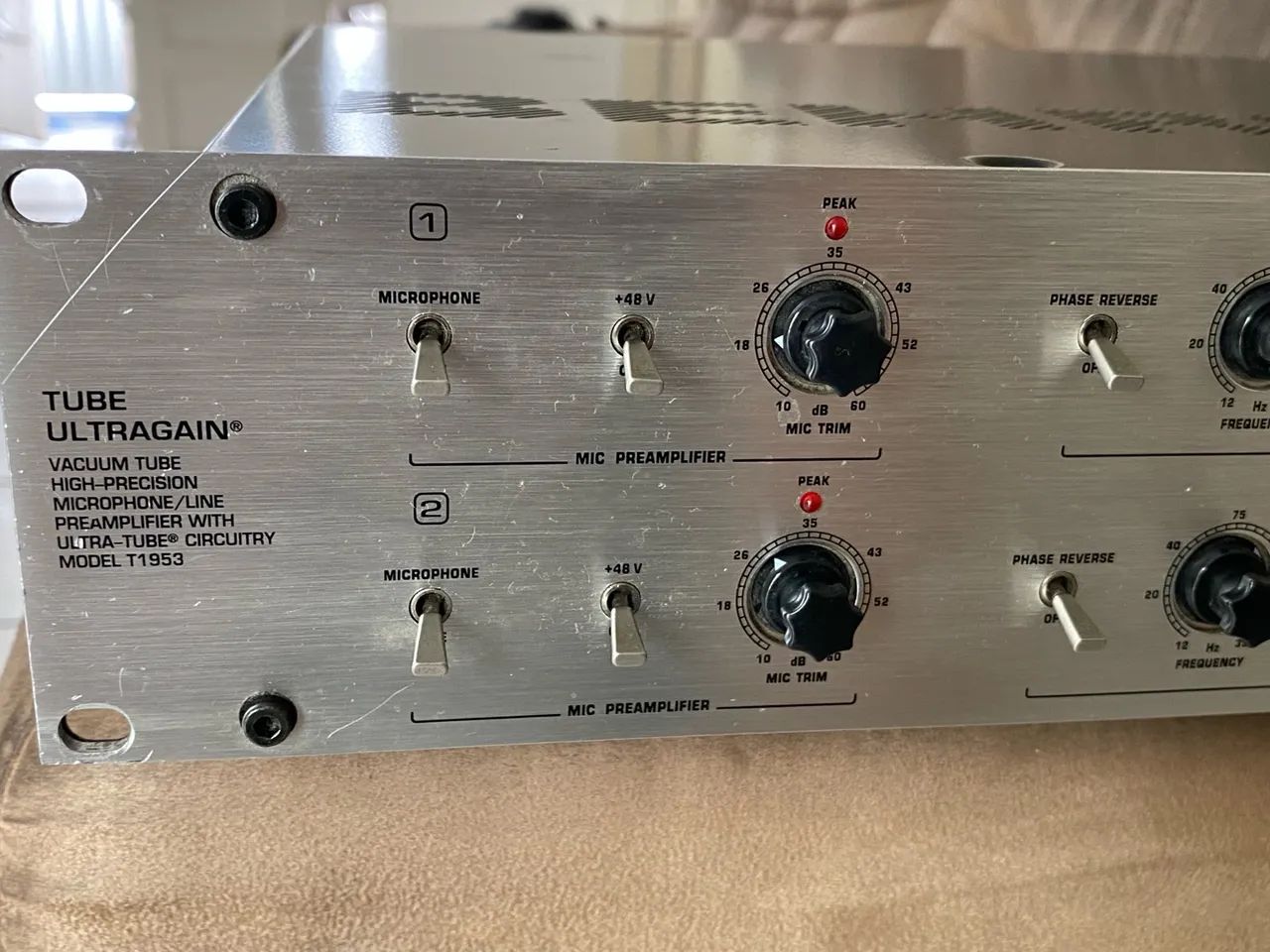 Pré-amplificador Behringer Ultragain T1953 - Equipamentos e