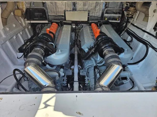 Intermarine Excalibur 2002, 45 pés, Impecável, Refit Total 2023, Motores Mercedes 720 Cv - Foto 2