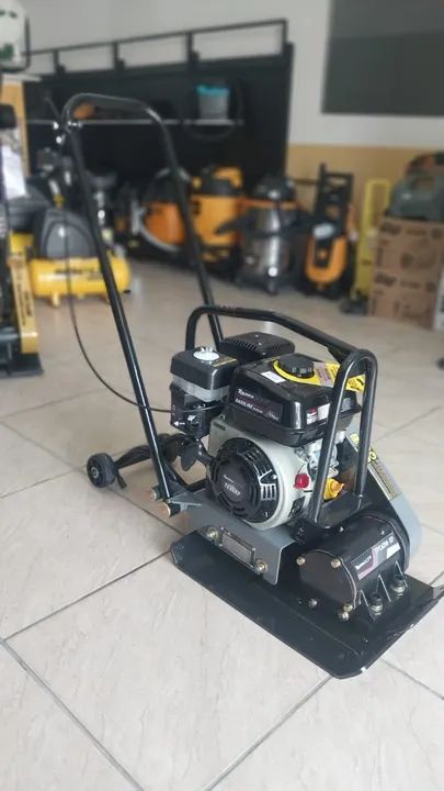 Placa Vibratória a gasolina 60kg 6.5Hp - Toyama(Loja/Nova)