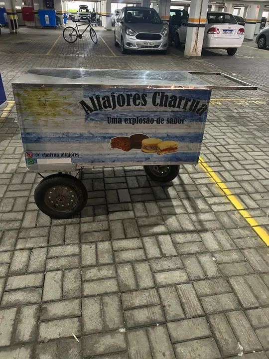 Carrinho expositor para vendas em praças, feiras ou rua