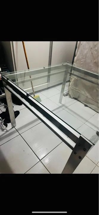Mesa em alumínio Mesa de Jantar Flex com Tampo de Vidro Quadrado Base 