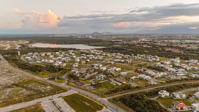Excelente lote comercial de esquina na Cidade Alpha Ceará