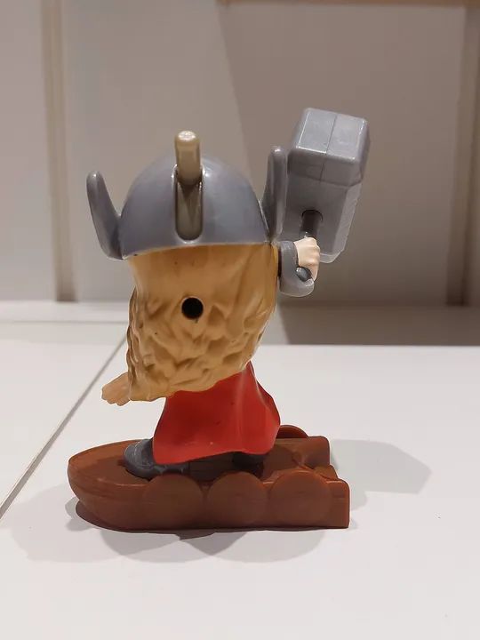 Bonecos Star Lord e Thor LoveColeção Marvel para McDonald's 2022 - Foto 5