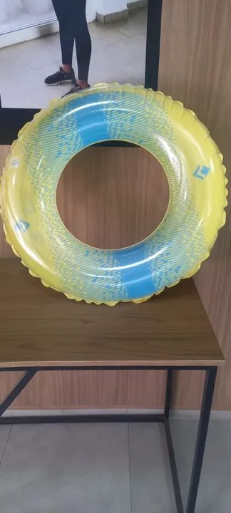 Boia circular inflável