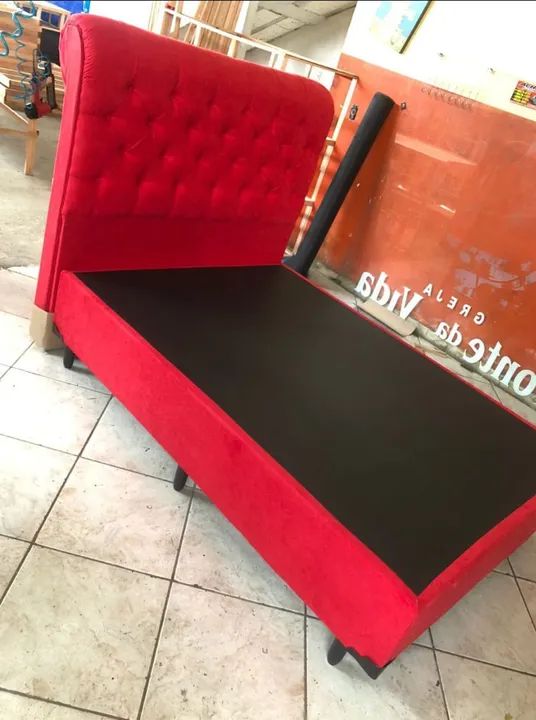  Box Casal em Veludo Vermelho e cabeceira 