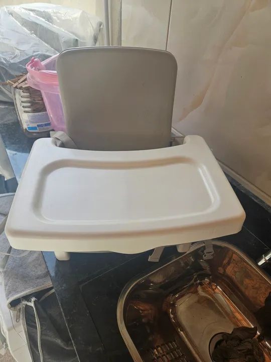 Cadeirinha de Alimentação para Bebê - COSCO Cinza. - Foto 2