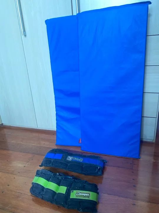 2 colchonetes e 2 jogos de caneleiras 2kg - Foto 2