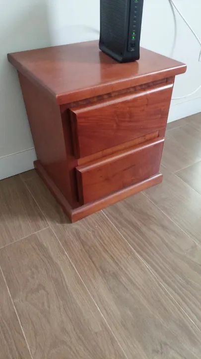2 Mesas de cabeceira