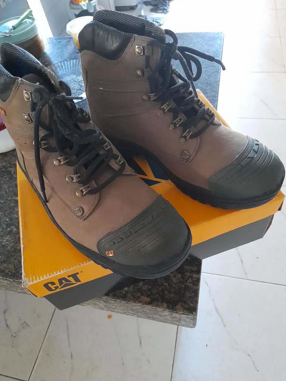 Bota CAT - Conforto e Durabilidade