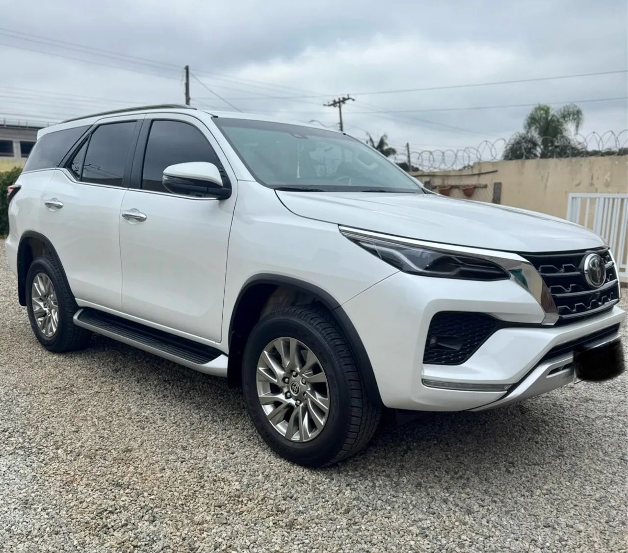 Toyota Hilux SW4 SRX 4x4 2023 - Foto 2