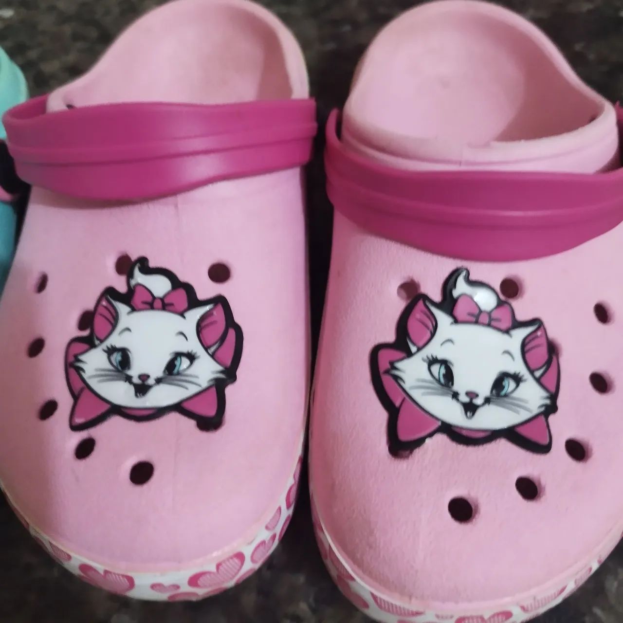 Chinelos infantis Crocs da Marie