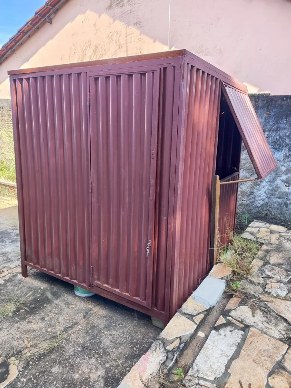 Contêiner desmontável para acampamento