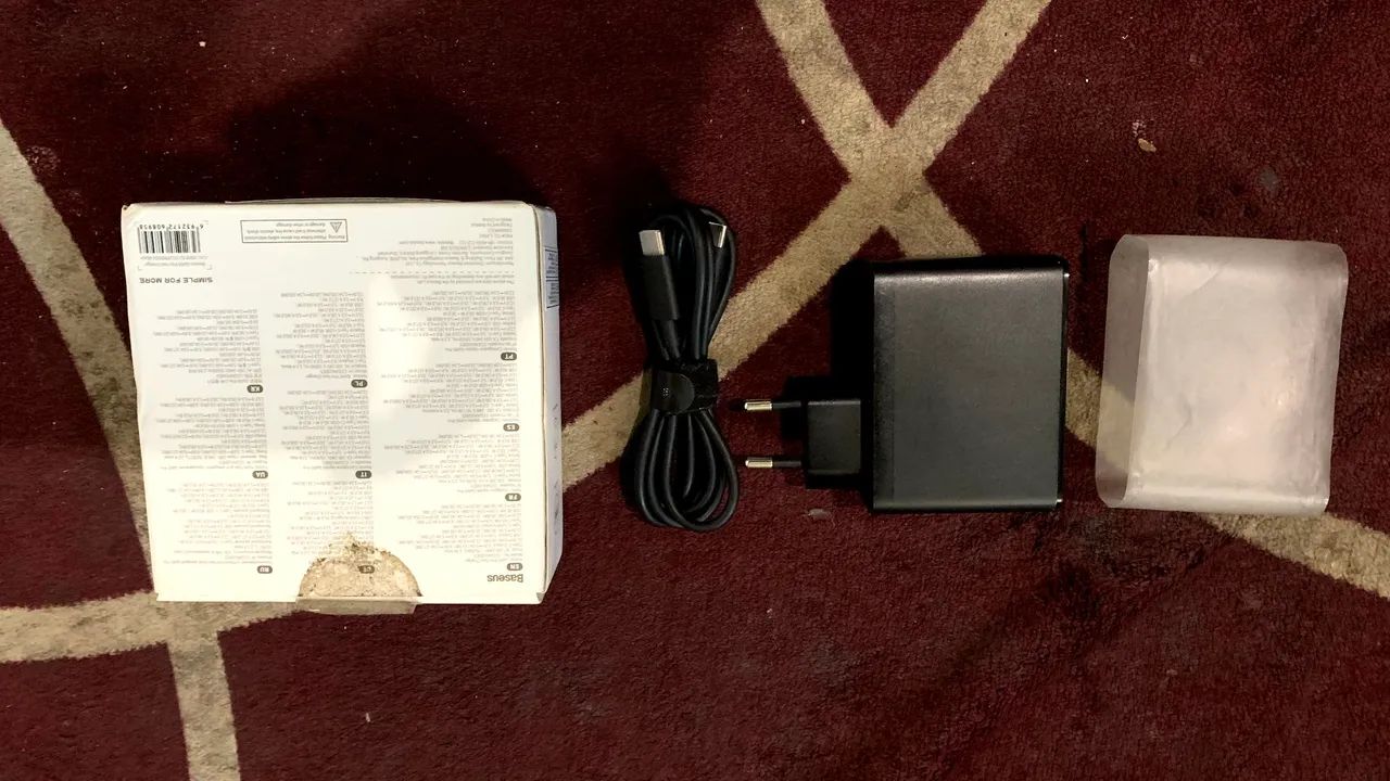 Carregador 100 wats Baseus seminovo