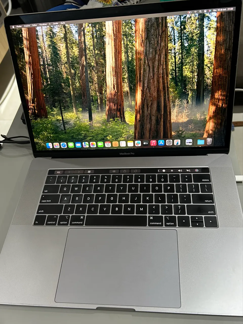 macbook pro i7 2019