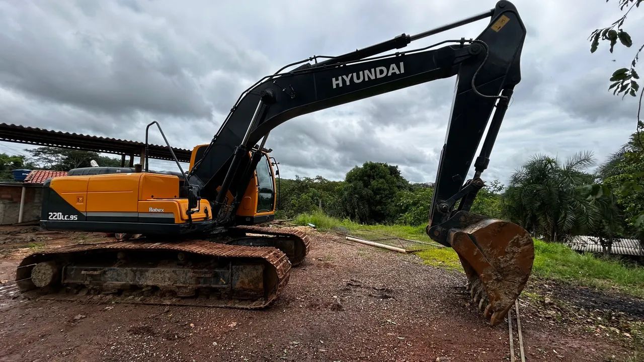 Escavadeira Hyundai r220lc-9 - Foto 4