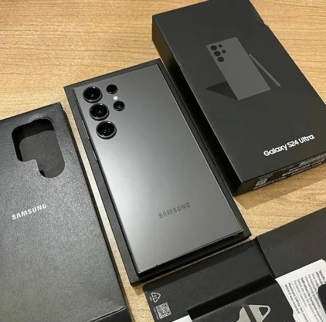 Galaxy S24 ultra 256GB チタニウムブラック i56 Samsung Galaxy S24 Ultra 256GB - Lacrado de fábrica, fabricado no Bra