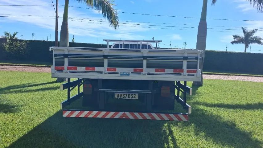f4000 4x4 com carroceria nova de 4.30m impecavel - Foto 6