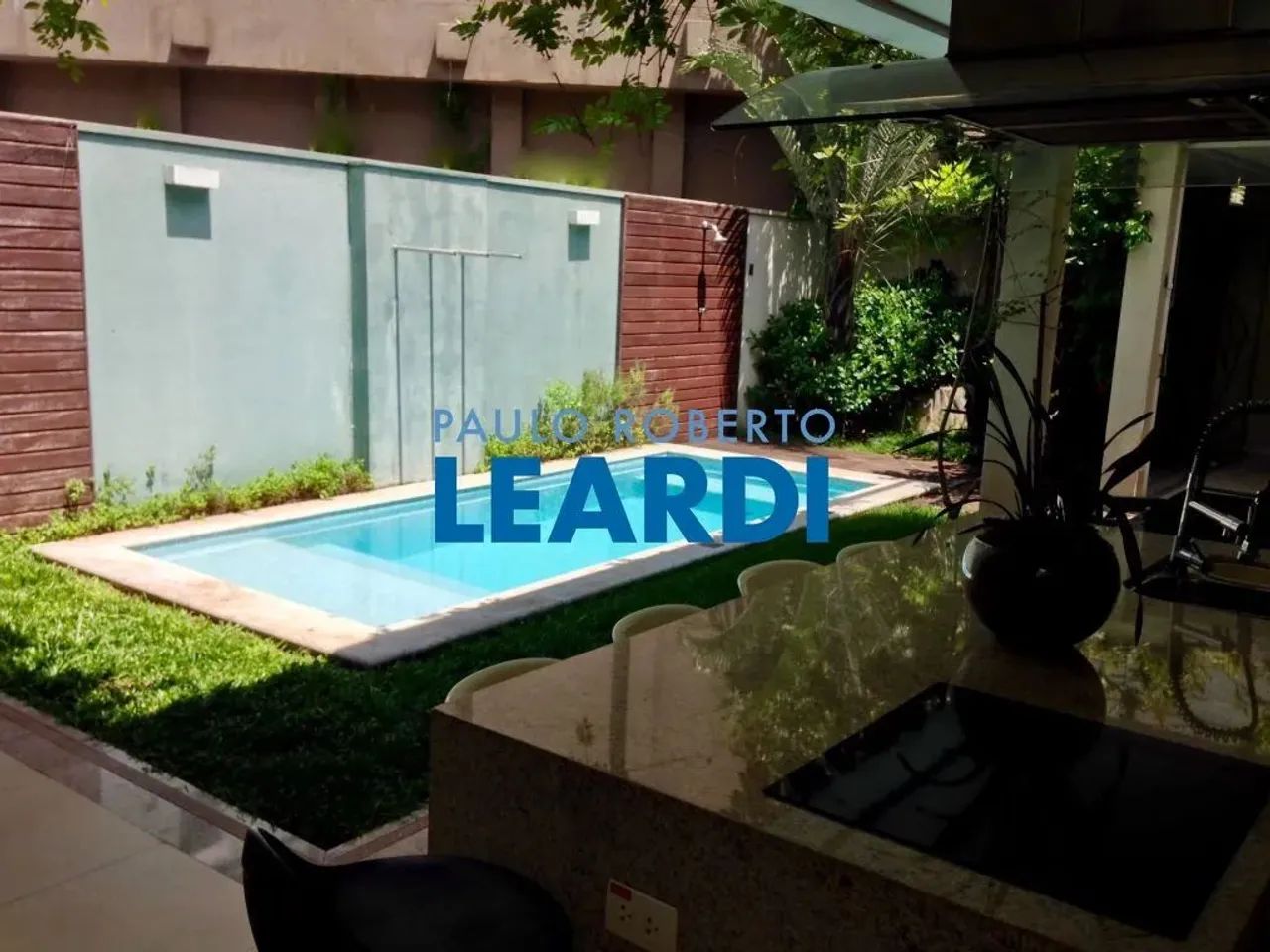 CASA EM CONDOMÍNIO - CIDADE JARDIM - SP