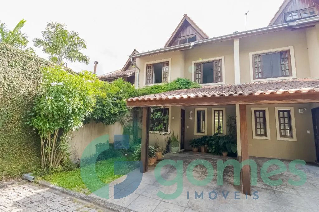 Sobrado com 3 dormitórios à venda, 122 m² - Santa Felicidade - Curitiba/PR