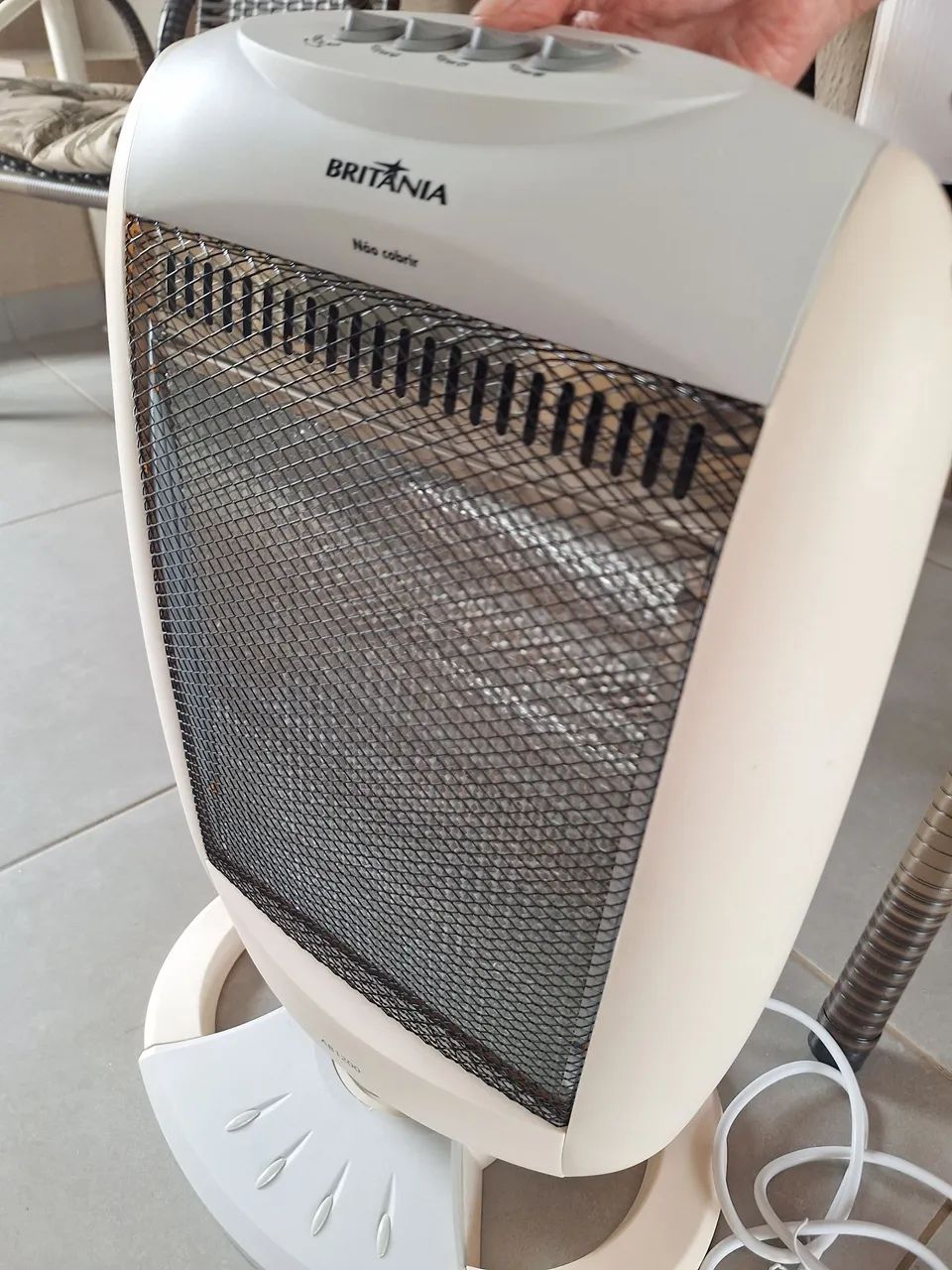 Aquecedor Halógeno Britânia AB1200 - 1200W - Foto 2