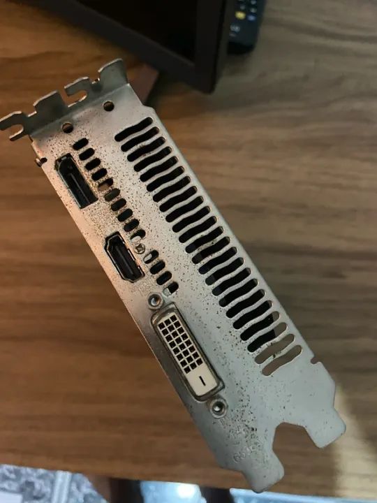 (Aceito ofertas e trocas) RX570 4gb powercolor para reparo - Foto 3