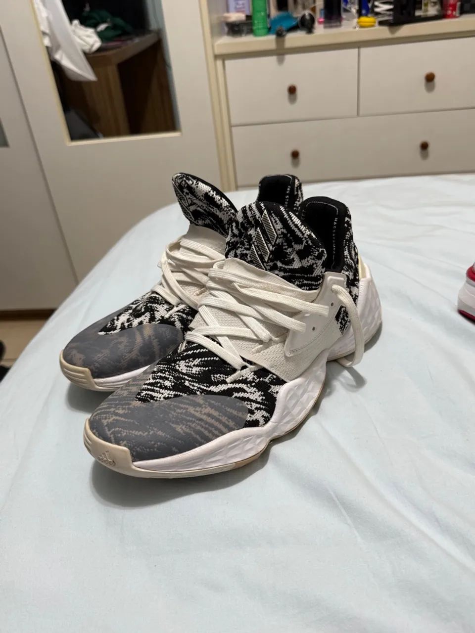 Tênis adidas harden vol. 4 cookies and cream - Tam. 42,5 (tênis de basquete ou vôlei) - Foto 5