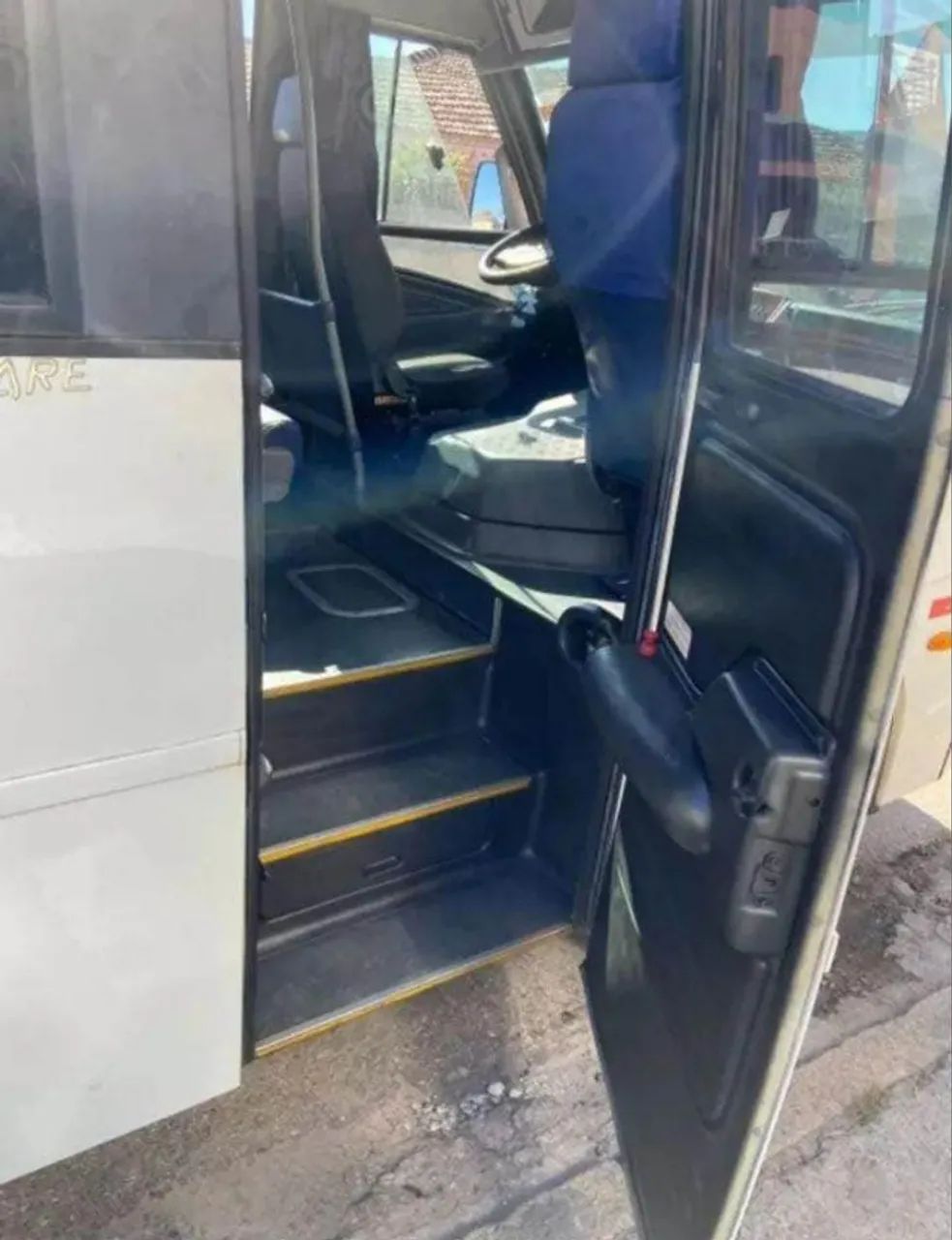 micro ônibus ano 2.000  - Foto 6