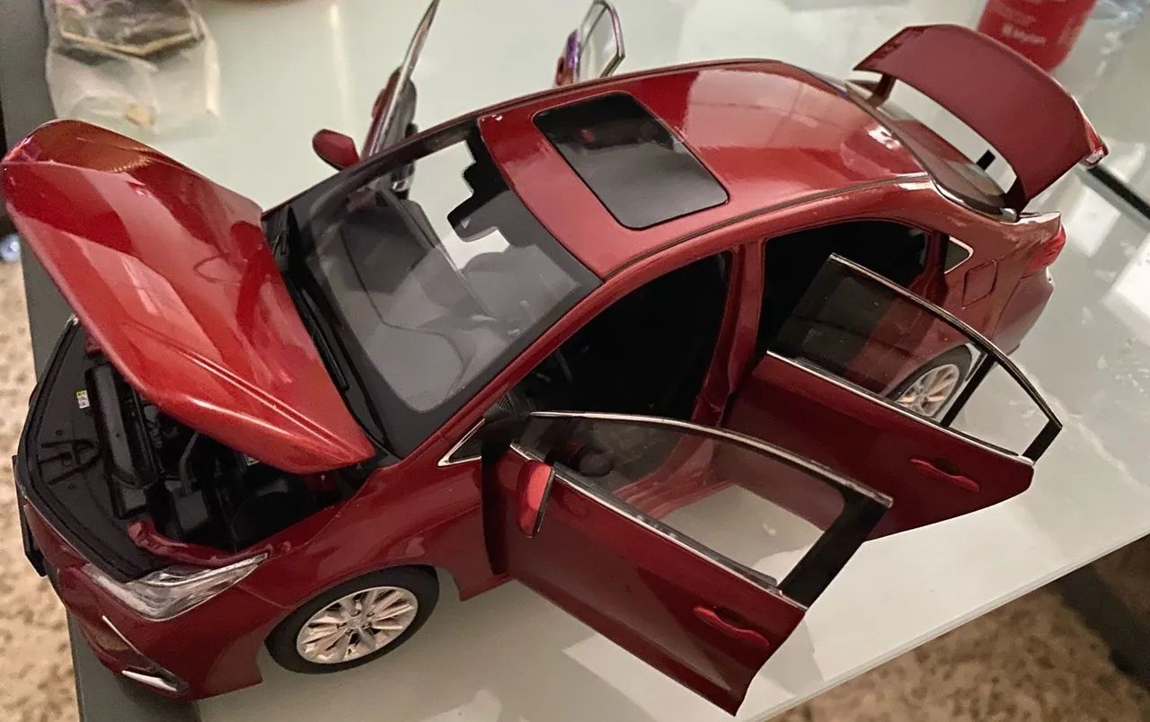 Miniatura Corolla 1:18