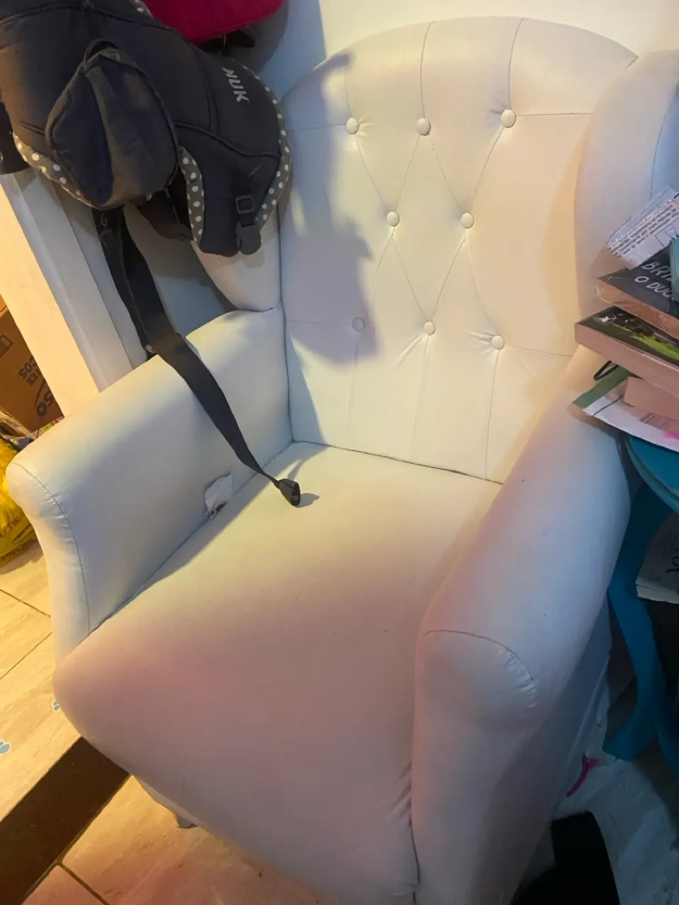 POLTRONA DE AMAMENTAÇÃO COM PUFF