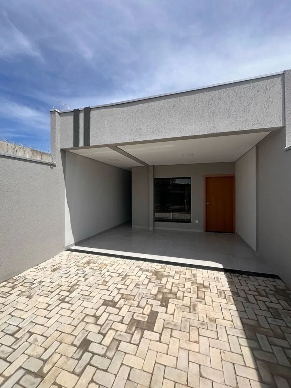 Vendo casa nova na 1503 sul 