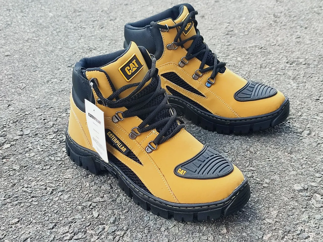 Bota Caterpillar Amarela Original