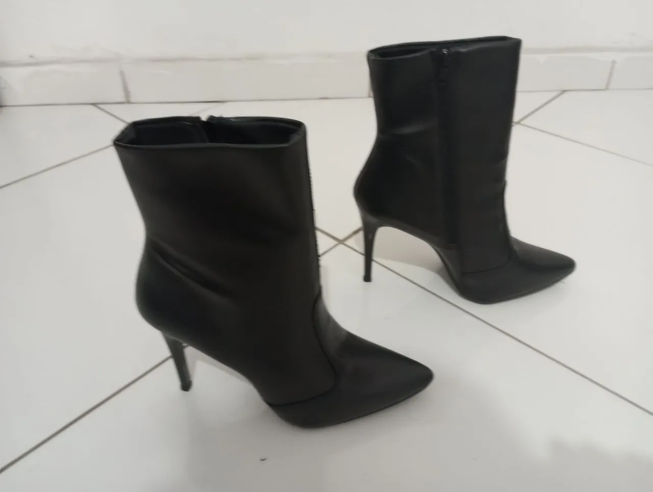 Vendo bota salto fino