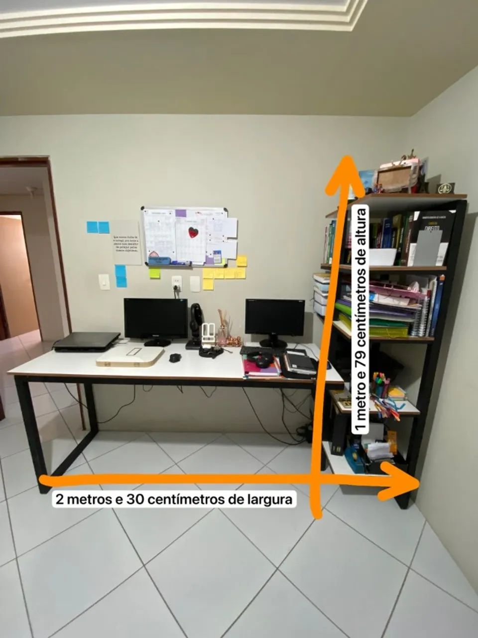 Mesa de estudo e estante64520818500226120