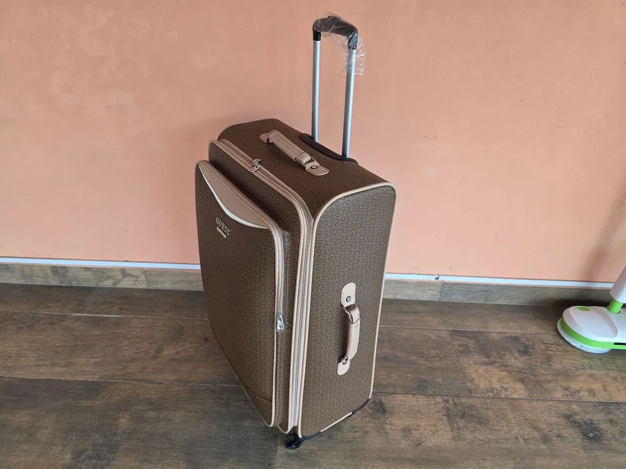 Mala de Viagem Guess Marrom - Foto 5