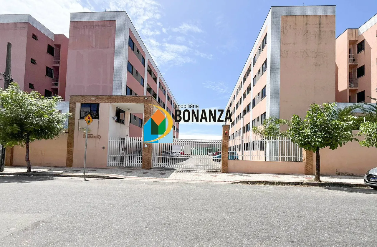 Apartamento com 3 Quartos para alugar bairro Barra do Ceará