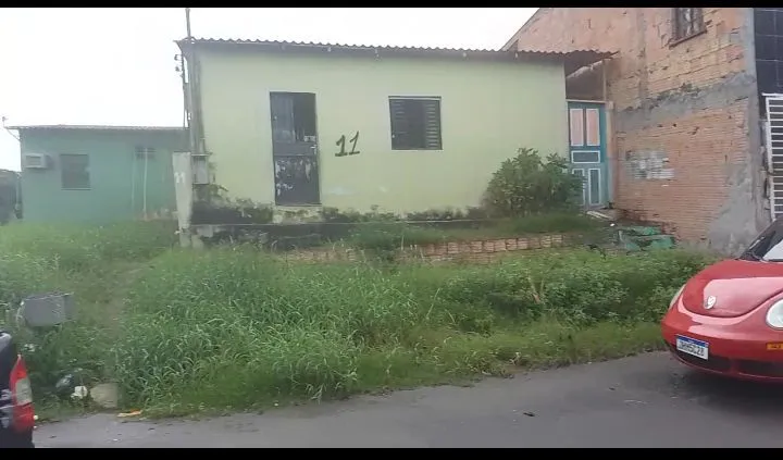 Casa no Osvaldo Frota na Pista.