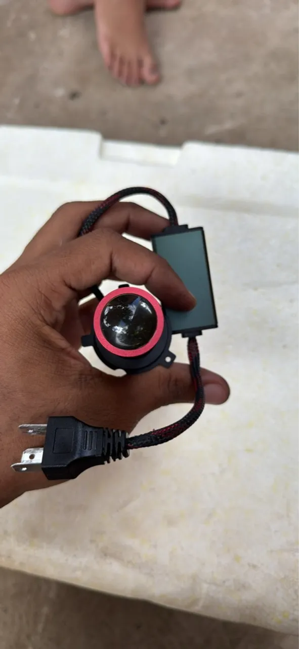 Farol LED para moto com dissipador de calor
