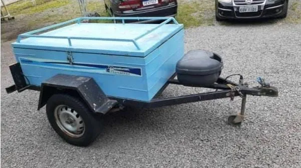 Carretinha de carga azul