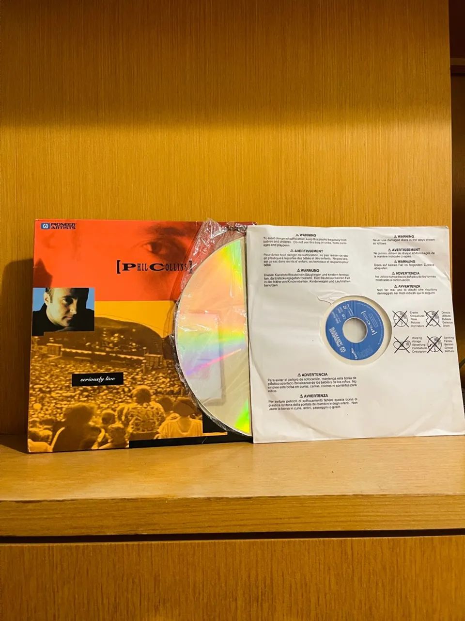 Phil Collins - Seriously Live Laser Disc LD Duplo importado - Foto 4