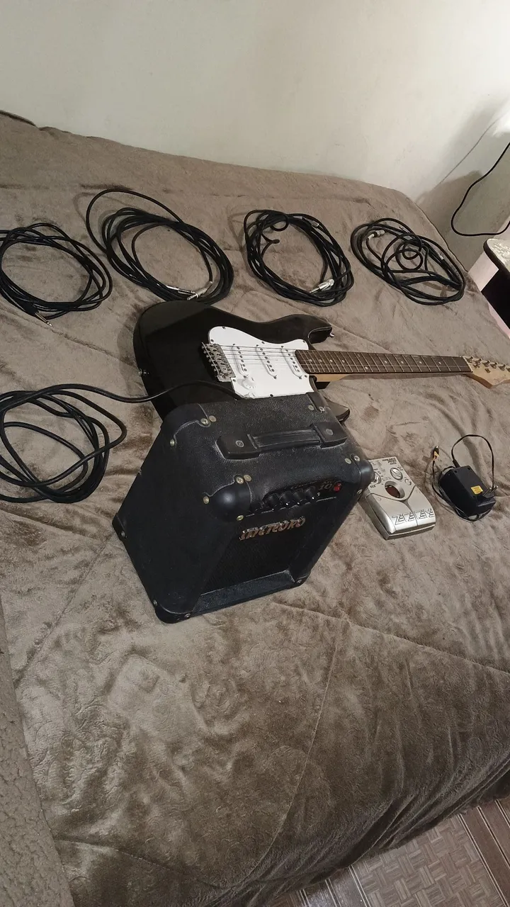Guitarra e cubo