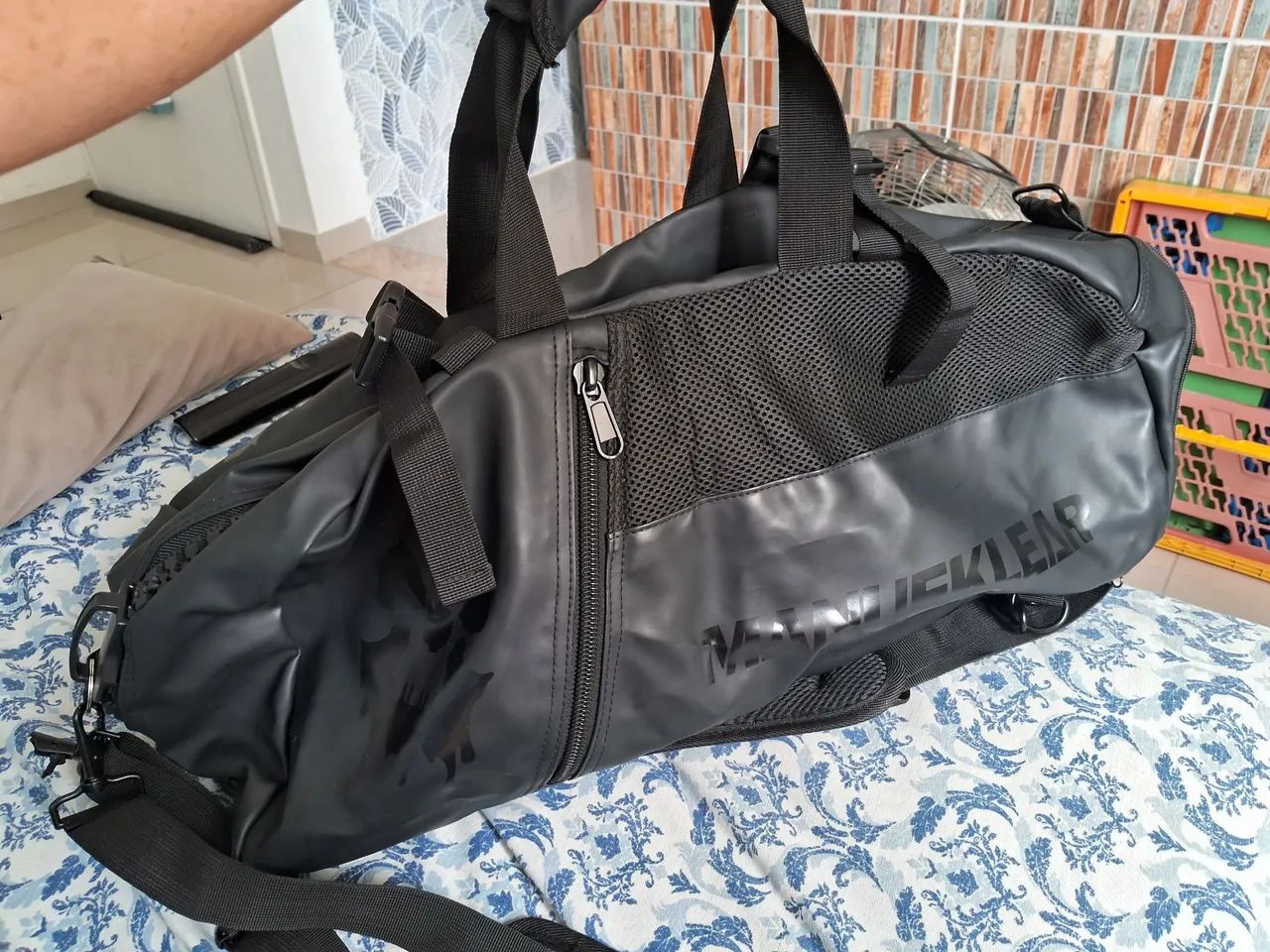 Mochila / Bolsa 2 em 1 Preta perfeita academia nova - Foto 3