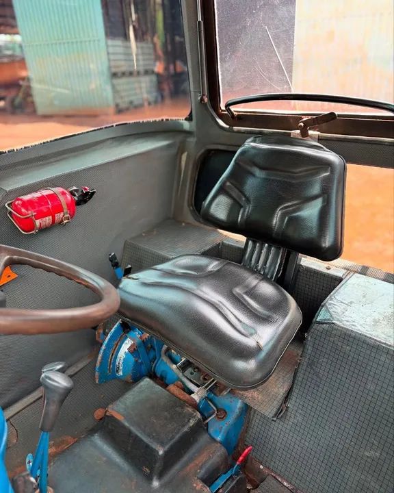 Trator New Holland  - Foto 6