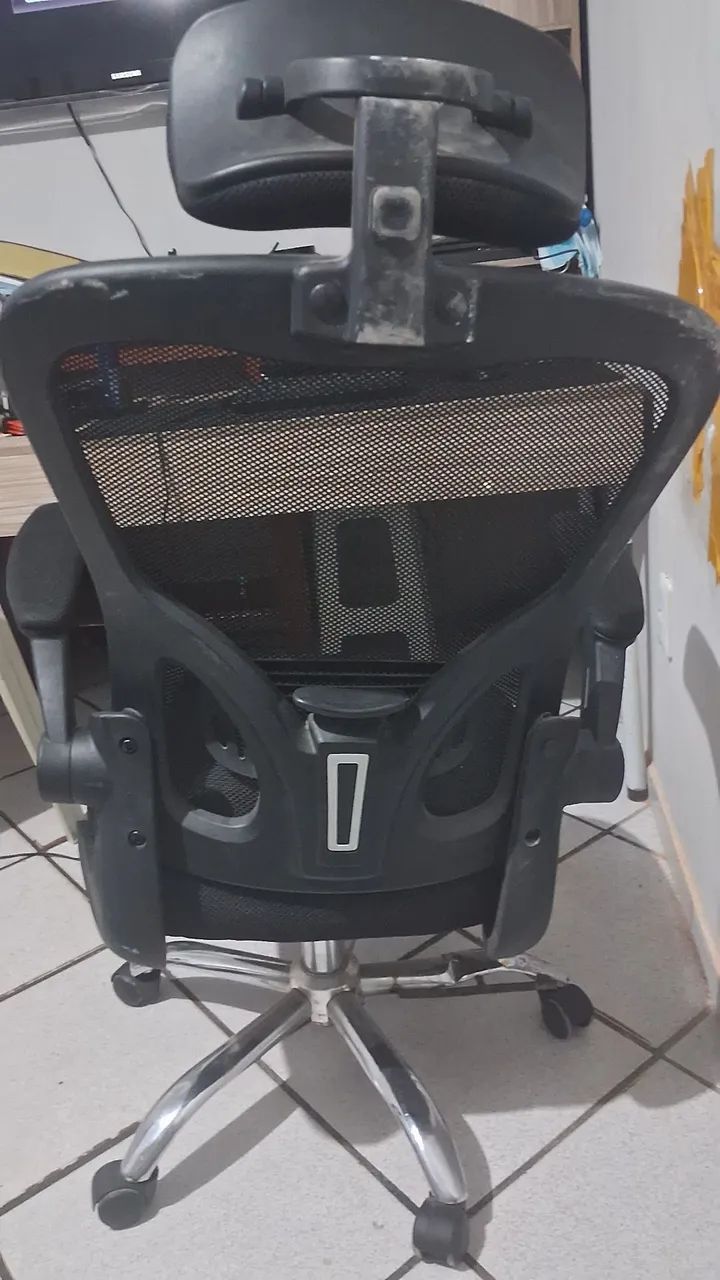 Cadeira de Escritório Ergonômica com Rodas (Descrição) - Foto 3